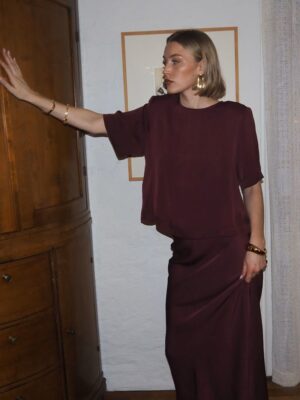 Leonie Satin Tee Burgundy