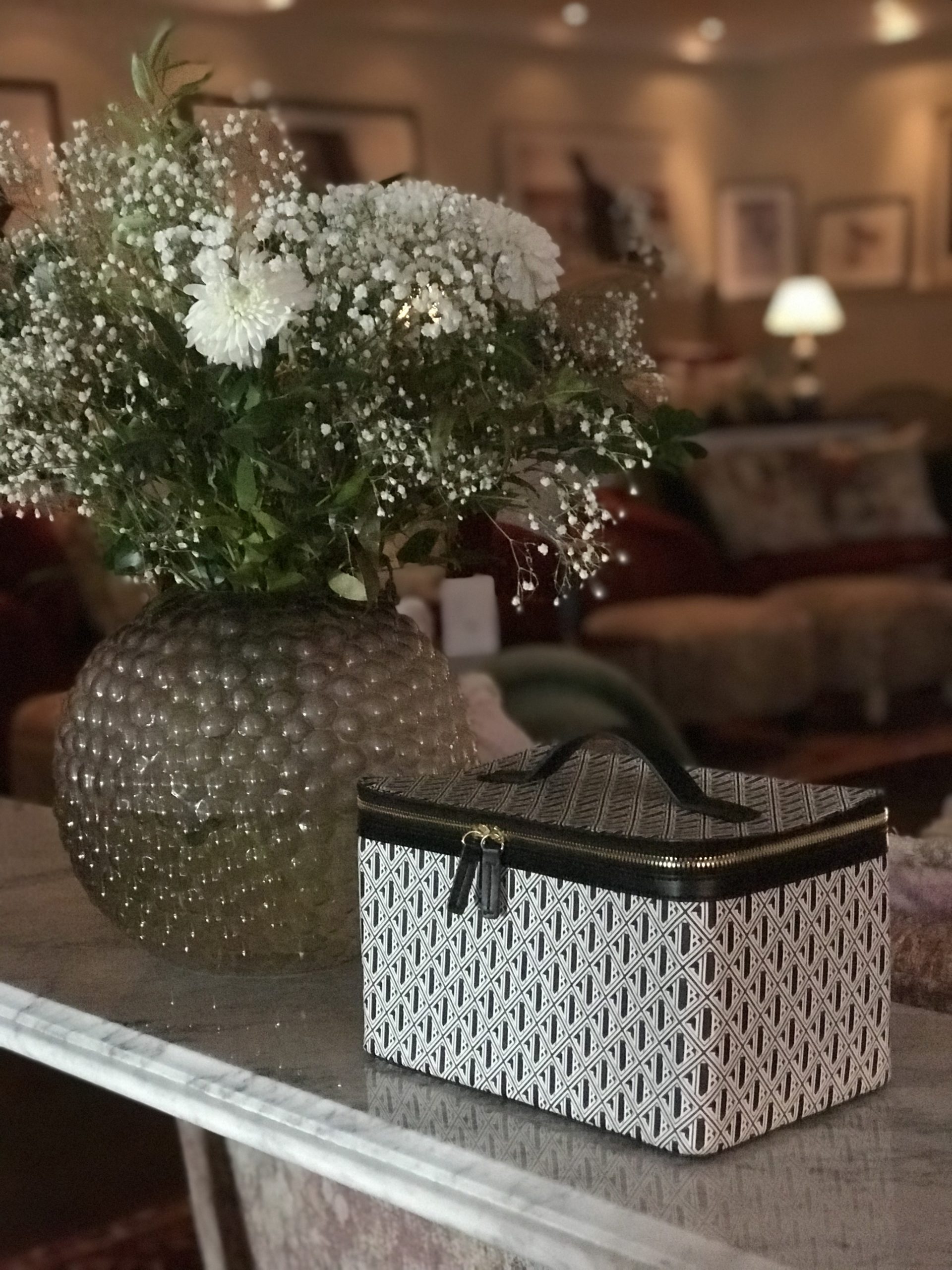 JLB Beauty Box Black-White - Image 4