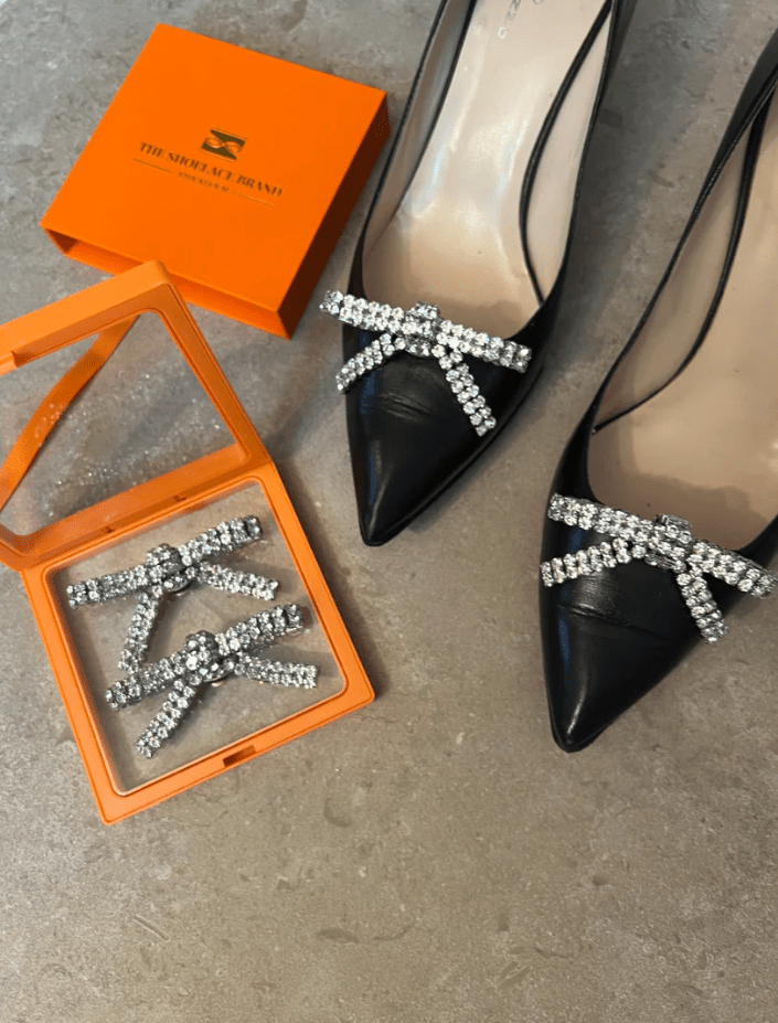 Skosmycke - White Crystal Glitter Bow - Shoe Charm