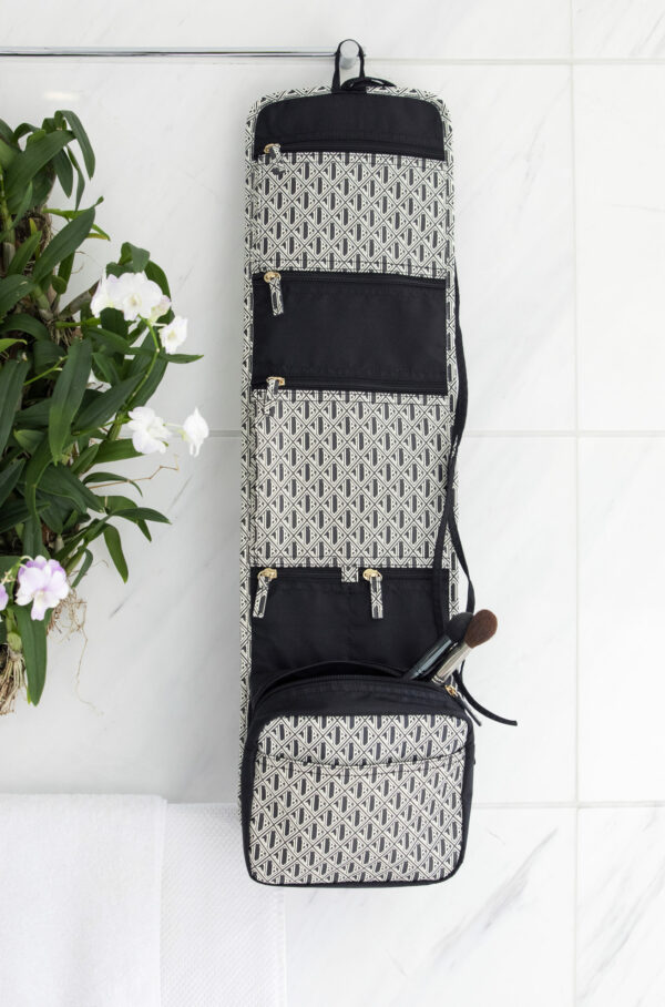 JLB Hanging Cosmetic Black-White