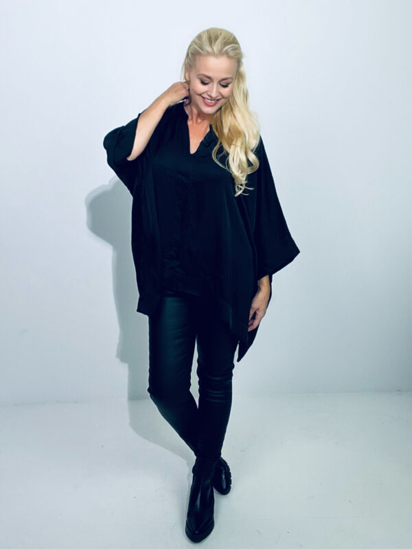 Oversize Tunic Bea Svart - Image 2