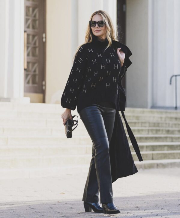 Sweater Fam Short Black - Image 3