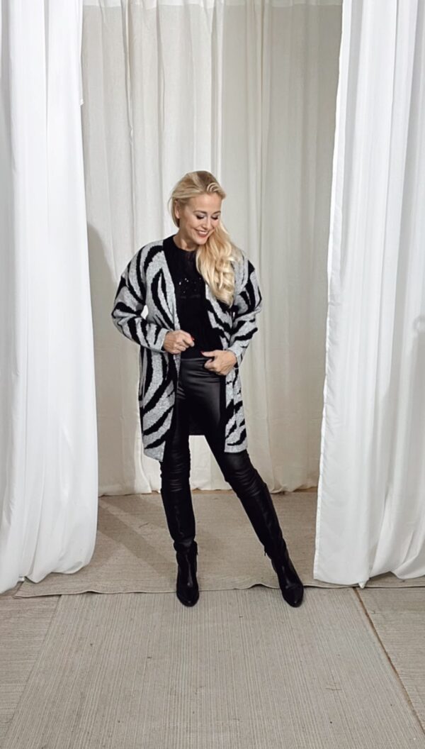 Cardigan Roma Grey Black - Image 5