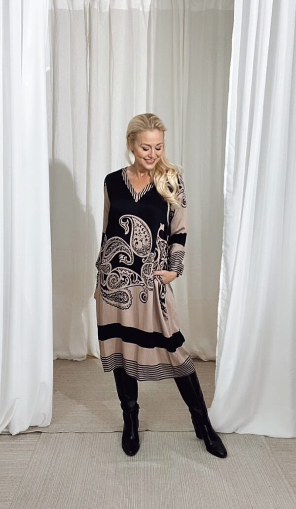 York Long Dress Black Paisley