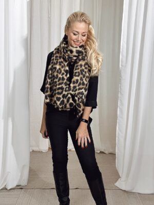 Flavia leo Scarf