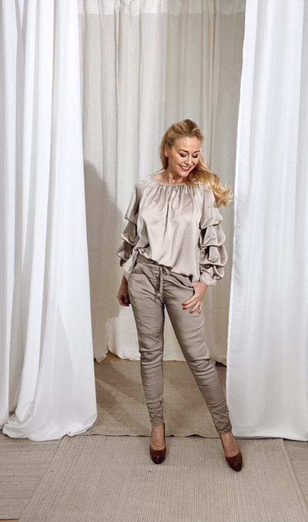 Blus Raya Taupe - Image 2