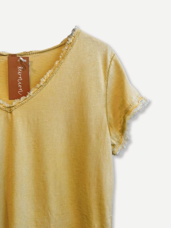 T-shirt v-ringad stentvättad Mustard