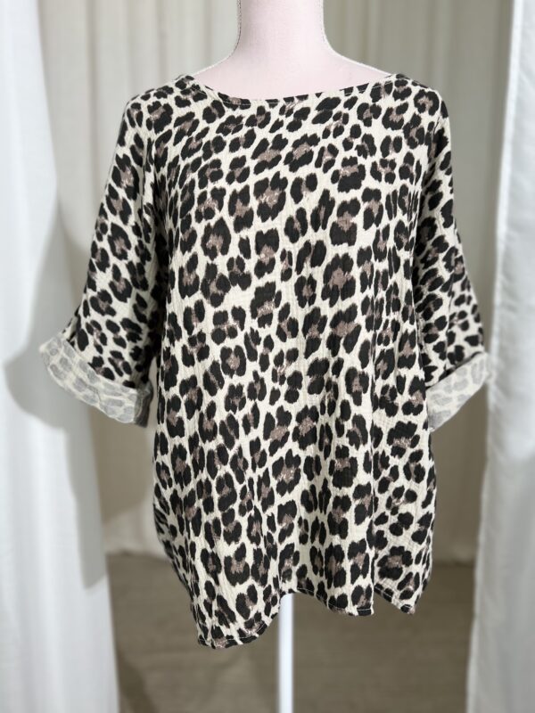 Top Mickan Leopard Sand - Image 2