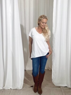 T-shirt v-ringad stentvättad White